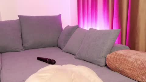 Alessia online show from May 19, 2026, 10:05 pm