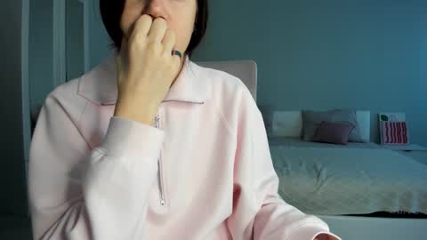 Monica online show from September 17, 2025, 12:34 am