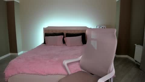 Monica online show from October 10, 2025, 12:53 am