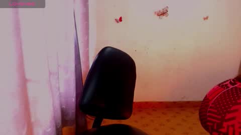 bab_ee02 online show from October 13, 2025, 3:34 pm