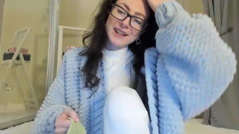 babby_jewel online show from February 21, 2025, 11:11 am