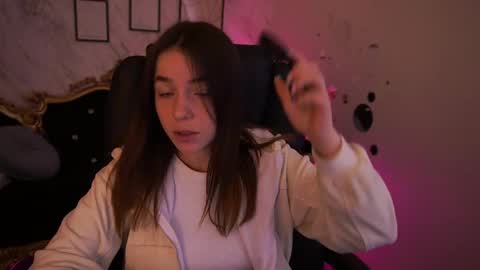 Snapshot of babe_dollie chatting on April 30, 2026, 6:53 am Babe online show from April 30, 2026, 6:53 am