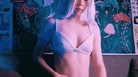 Snapshot of babe_moister chatting on September 16, 2025, 7:53 am babe_moister online show from September 16, 2025, 7:53 am