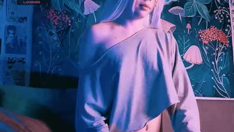 Snapshot of babe_moister chatting on September 19, 2025, 7:32 am babe_moister online show from September 19, 2025, 7:32 am