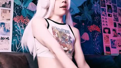 Snapshot of babe_moister chatting on October 25, 2025, 5:04 am babe_moister online show from October 25, 2025, 5:04 am