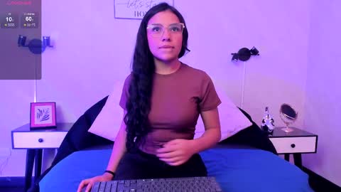 Snapshot of babe_vennus chatting on April 23, 2026, 3:58 pm Venus online show from April 23, 2026, 3:58 pm