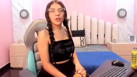 Snapshot of babe_vennus chatting on May 6, 2026, 3:28 pm Venus online show from May 6, 2026, 3:28 pm