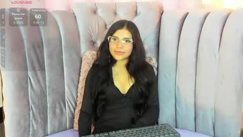 Snapshot of babe_vennus chatting on May 27, 2026, 1:57 am Venus online show from May 27, 2026, 1:57 am