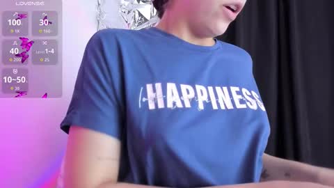 Queen B online show from December 21, 2025, 6:59 pm