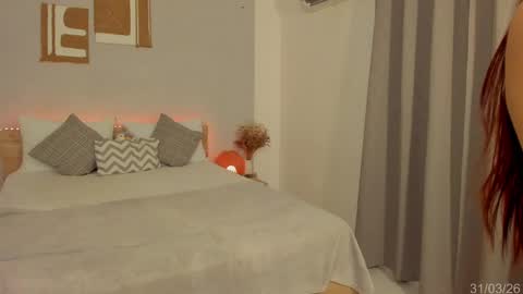 itzell  online show from March 31, 2026, 10:43 pm