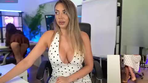 Snapshot of babesgowild chatting on June 13, 2026, 5:16 am Olivia and Lexi online show from June 13, 2026, 5:16 am