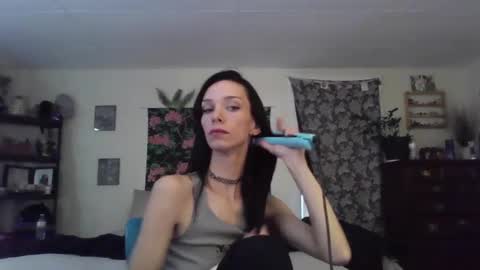 Fern Browning online show from September 18, 2025, 2:19 pm