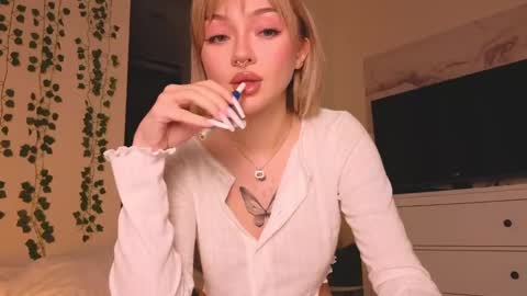 bb adele  online show from December 30, 2024, 3:46 pm