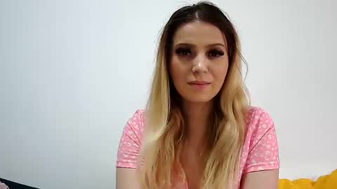 Snapshot of baby_blondee chatting on January 25, 2025, 12:05 pm Baby Blonde online show from January 25, 2025, 12:05 pm