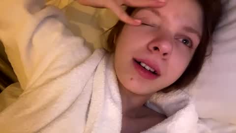 Evalena maybe just Eva online show from February 10, 2025, 6:24 pm