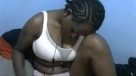 baby_fayyan online show from December 22, 2025, 8:22 am