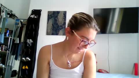 Snapshot of baby_girls2224 chatting on April 23, 2026, 8:13 am baby_girls2224 online show from April 23, 2026, 8:13 am