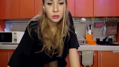 Diva x  online show from February 13, 2025, 6:59 pm