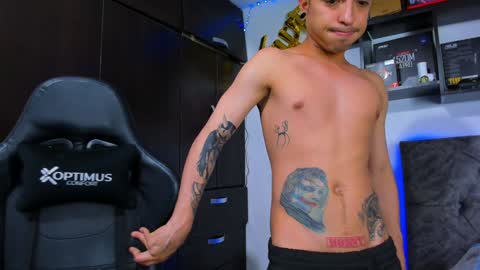 Junior       Independent Model online show from January 10, 2025, 8:59 pm