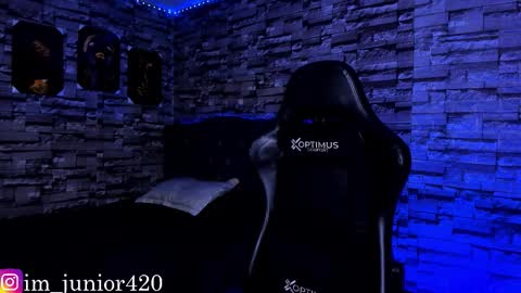 Junior       Independent Model online show from September 15, 2025, 6:46 am