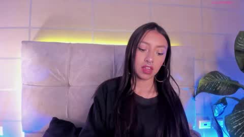 Moon online show from November 5, 2025, 3:28 am