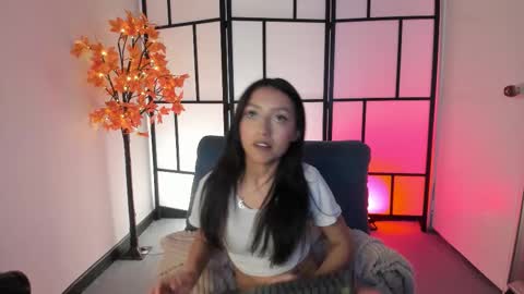 Moon online show from November 18, 2025, 4:28 am