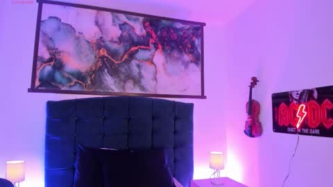 Moon online show from November 30, 2025, 12:14 am