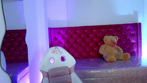 Nico online show from March 25, 2026, 11:05 am