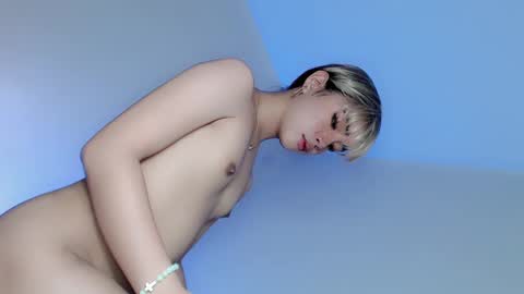 baby_sabrina19 online show from January 5, 2025, 3:45 pm