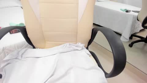 ANGEL online show from October 12, 2025, 3:11 pm