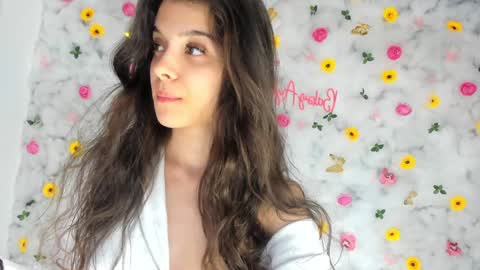 Aylin  online show from February 26, 2025, 7:42 am