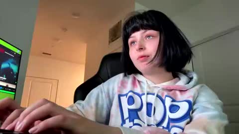 babybray online show from October 23, 2025, 5:33 pm