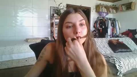 babydemon6 online show from September 10, 2025, 4:51 pm