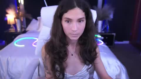 Sasha online show from October 1, 2025, 7:09 pm