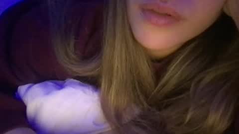Snapshot of babyhoney333 chatting on January 9, 2026, 4:59 am babyhoney333 online show from January 9, 2026, 4:59 am