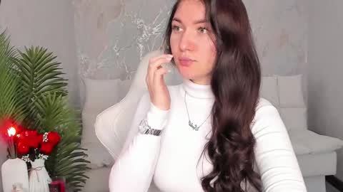 Sophia online show from November 12, 2025, 6:14 am