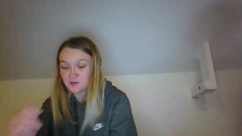 babykay03 online show from October 31, 2025, 2:45 am