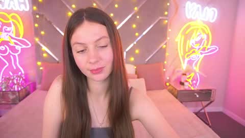 Lady Vi online show from May 12, 2026, 12:46 pm