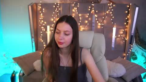 Lady Vi online show from May 16, 2026, 5:59 am