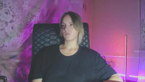 Sonya online show from October 4, 2025, 6:50 pm