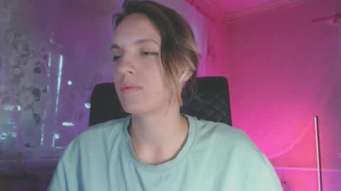 Sonya online show from October 11, 2025, 5:17 am