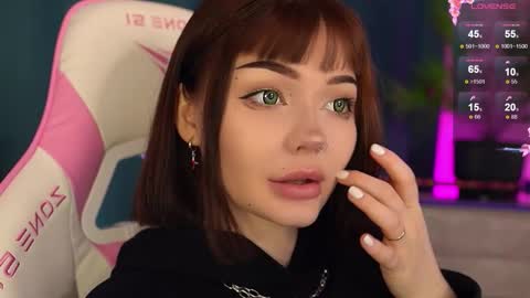 Nika online show from October 3, 2025, 9:45 pm