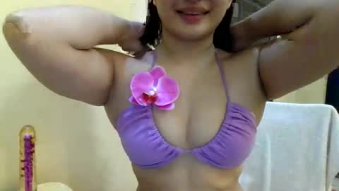 Snapshot of babyyolly chatting on August 6, 2026, 4:25 am babyyolly online show from August 6, 2026, 4:25 am