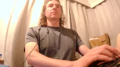 badbunnybenny online show from May 23, 2026, 12:09 pm