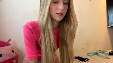 Snapshot of badbunnyclub69 chatting on July 19, 2026, 1:37 pm badbunnyclub69 online show from July 19, 2026, 1:37 pm