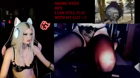 Snapshot of badd0ll chatting on July 15, 2026, 2:44 pm badd0ll online show from July 15, 2026, 2:44 pm