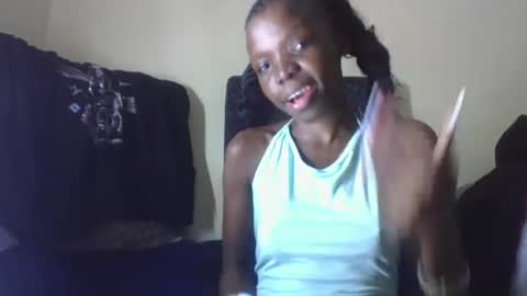 baddie_floxxy online show from April 20, 2026, 7:04 pm