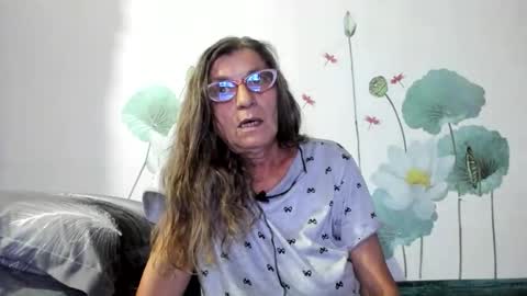 Snapshot of badgg chatting on June 4, 2026, 3:40 pm Gina online show from June 4, 2026, 3:40 pm