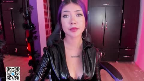 Snapshot of badkatyuska chatting on January 9, 2026, 9:38 pm Please help me to reach 100 thumbs up online show from January 9, 2026, 9:38 pm