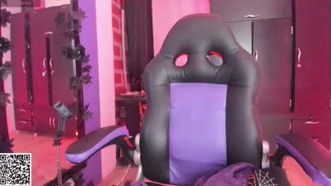 Snapshot of badkatyuska chatting on January 11, 2026, 6:13 pm Please help me to reach 100 thumbs up online show from January 11, 2026, 6:13 pm